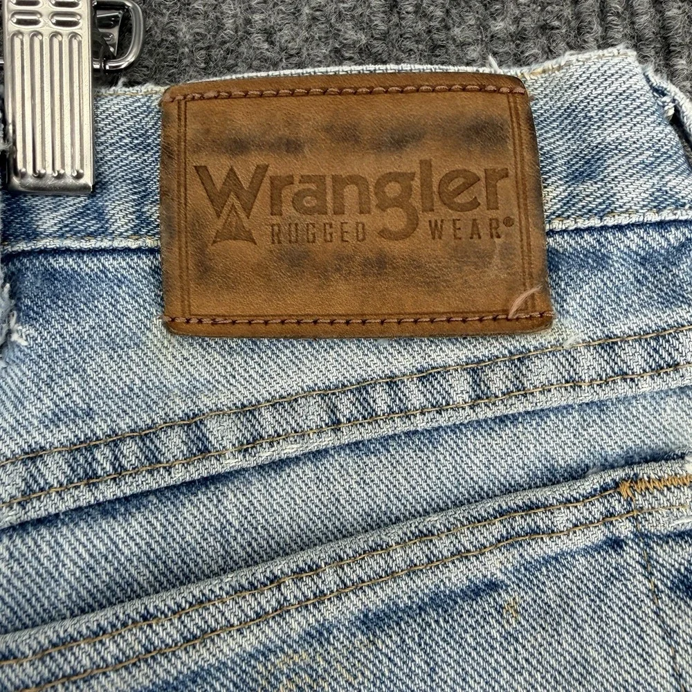 Wrangler Vintage Light Wash Jeans Distressed Workwear Grunge 40x33 Mens